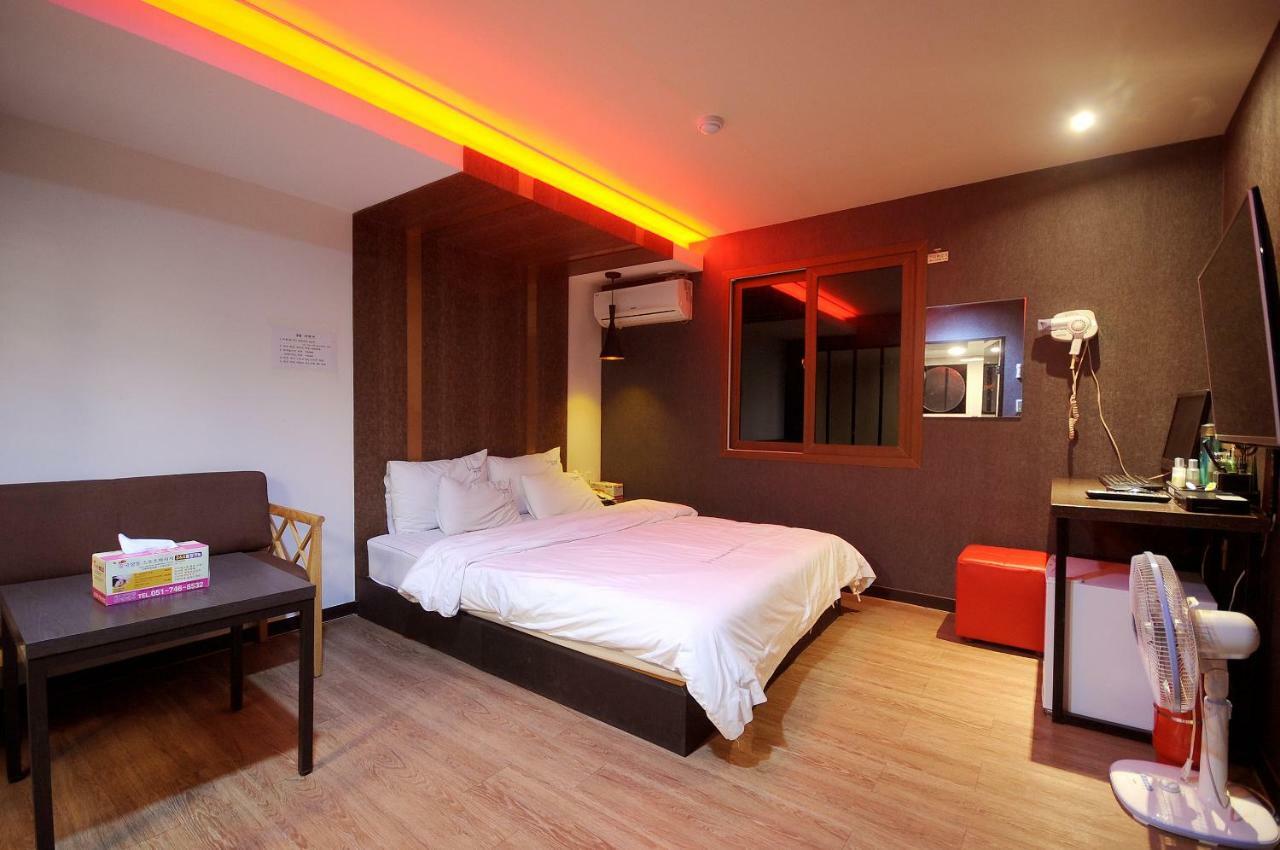 Vitamin Hotel Busan Exterior foto